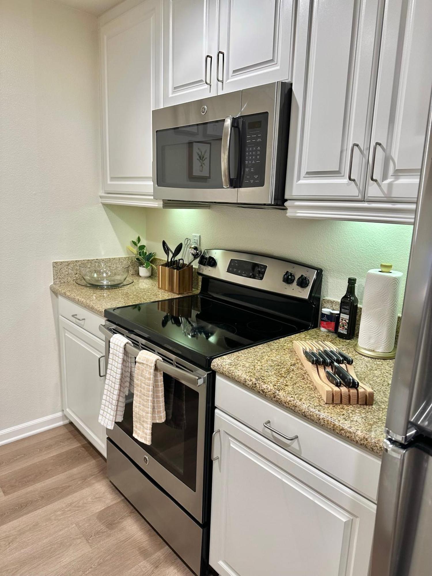 Oceanfront Peaceful 2br 2ba In Marina Del Rey *
