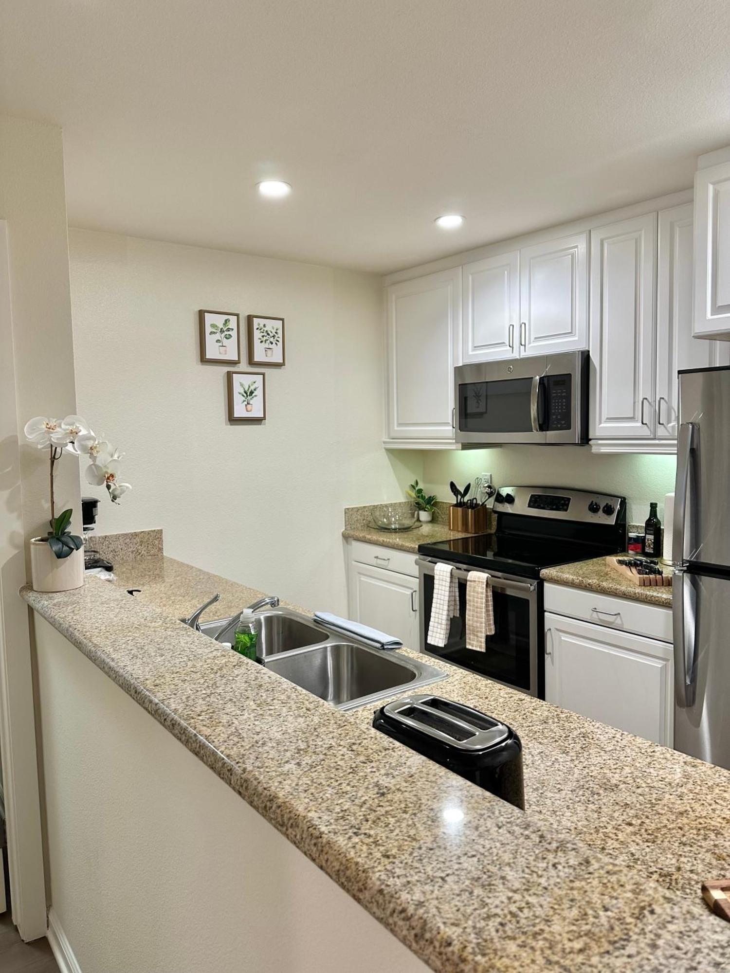 Oceanfront Peaceful 2br 2ba In Marina Del Rey *